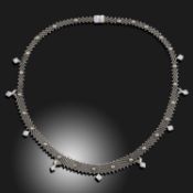 A DIAMOND COLLAR NECKLACE