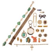 λ A LARGE COLLECTION OF JEWELLERY