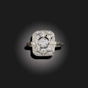 AN ART DECO STYLE DIAMOND RING