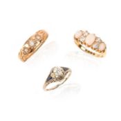 THREE GEM-SET RINGS GOLD RINGS