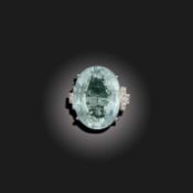 AN AQUAMARINE AND DIAMOND RING