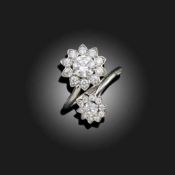 A DIAMOND CLUSTER RING, C2021