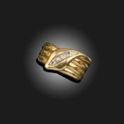 A DIAMOND-SET GOLD SNAKE RING, C1962