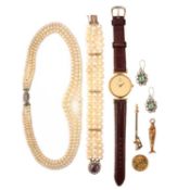 A COLLECTION OF JEWELLERY