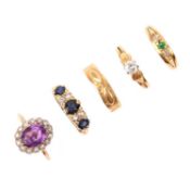 A COLLECTION OF FIVE GOLD RINGS