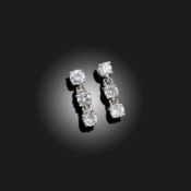 A PAIR OF DIAMOND DROP EARRINGS