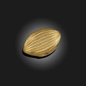 AN 18CT GOLD SNUFF BOX, C1959