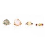 A COLLECTION OF FOUR PLATINUM AND GOLD RINGS