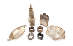 A mixed lot of silver items,