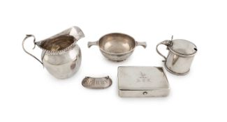 A small mixed lot of silver items,