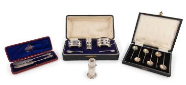 A small mixed lot of silver items,