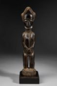 A BAULE STANDING MALE FIGURE, ASIE USU