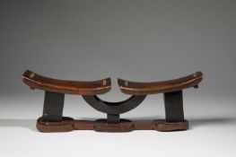 A TSONGA DOUBLE HEADREST
