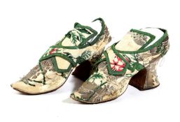 A PAIR OF BROCADED SILK AND METAL THREAD LADY'S SHOES