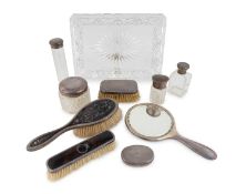 λ A mixed lot of silver items,