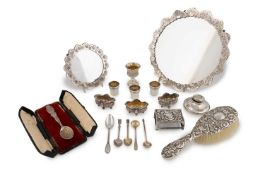 A mixed lot of silver items: