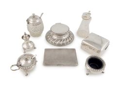 A mixed lot of silver items,