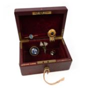 A SMALL COLLECTION OF JEWELLERY, 19TH CENTURY AND LATER