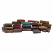 A SELECTION OF ANTIQUE AND MODERN JEWELLERY BOXES