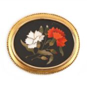 A VICTORIAN PIETRA DURA-SET GOLD BROOCH
