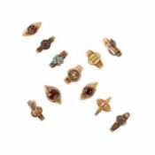 A COLLECTION OF 11 RINGS
