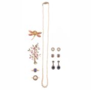 A COLLECTION OF JEWELLERY