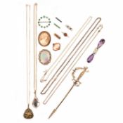 A LARGE COLLECTION OF JEWELLERY