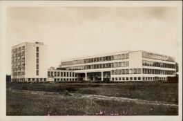 BAUHAUS - DESSAU - Nordansicht des Bauhaus-Neubaues Dessau 1925/26 - Foto Lucia MOHOLY I-II R!