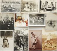 Fotographie SCHNAPPSCHÜSSE Sammlung mit circa 400 bis 500 Fotos u.a. BADEMODEN, BERUFE, Soziales