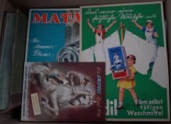 Werbung Große Kiste voll mit Broschüren, Firmenrechnungen, Werbe-Kleinplakate usw.