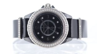 Chanel J12 Ref H4189 with Box and Papers 2016