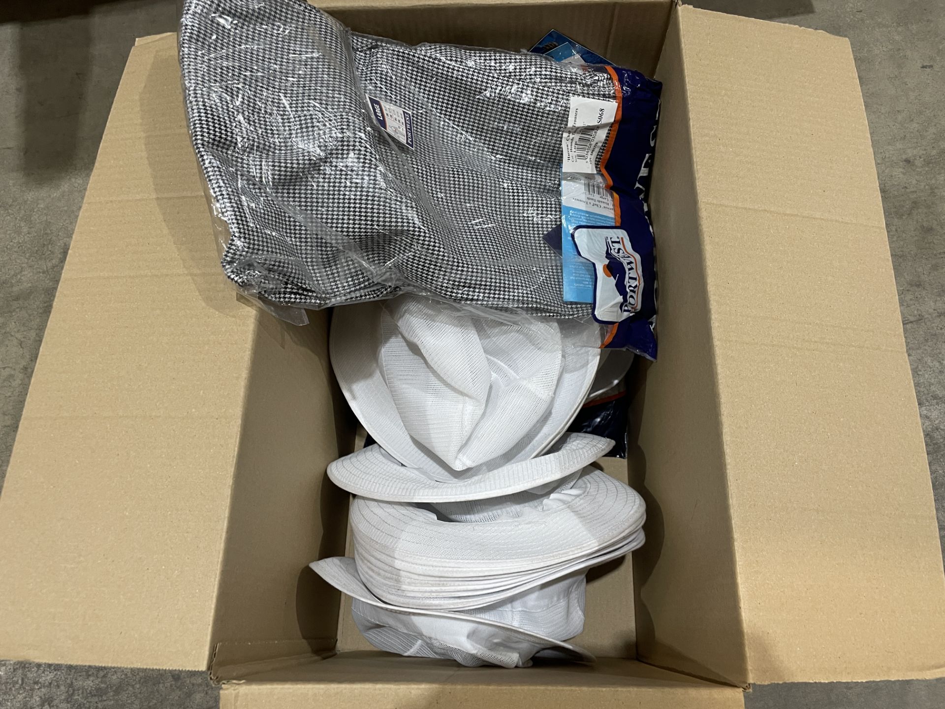 28 PIECE PORTWEST MIXED FOOD WORK CLOTHING IN VARIOUS DESIGNS AND SIZES (LOC: 8.6-PW102)