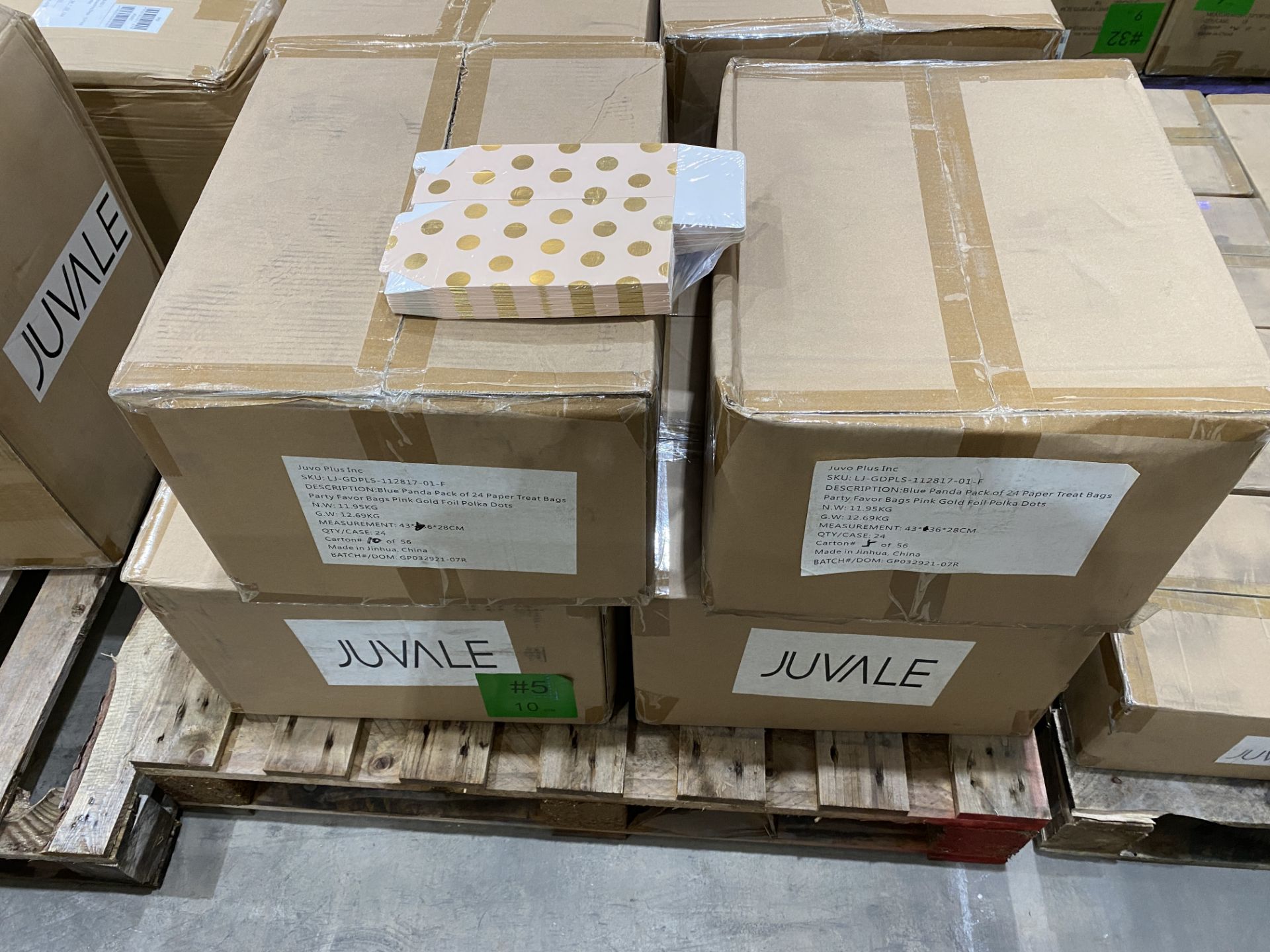 PALLET TO CONTAIN 240(24X10) BLUE PANDA PACK OF 24 PAPER TREAT BAGS, PARTY FAVOUR BAGS, PINK GOLD - Image 2 of 3