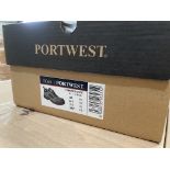 15 X BRAND NEW PAIRS OF PORTWEST COMPOSITELITE BLACK TREKKER SAFETY SHOES SIZE 7 (LOC: 23.6-AA913)