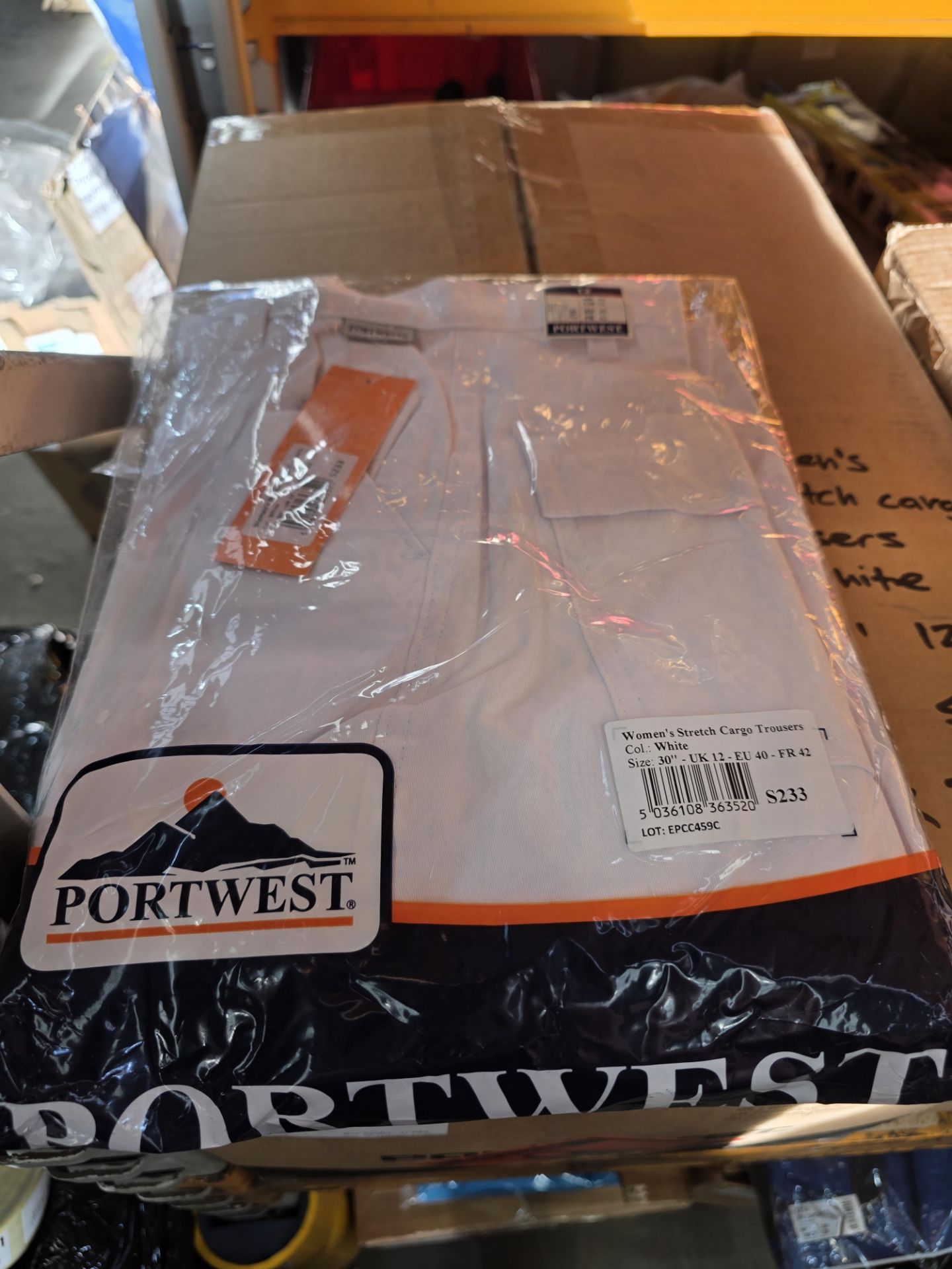 11 x NEW PACKAGED PAIRS OF PORTWEST WOMENS STRETCH CARGO TROUSERS. WHITE SIZE 30'' UK 12 (LOC: 5.1-