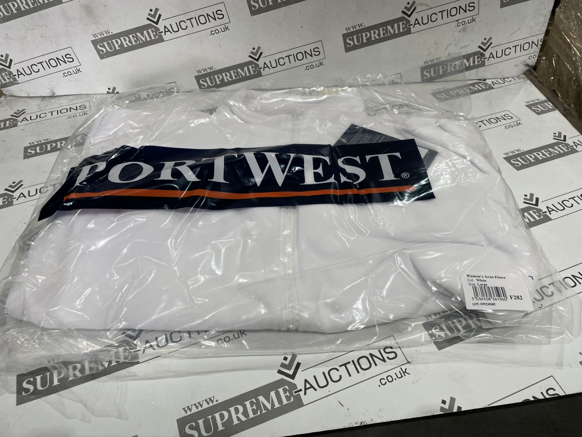 16 X BRAND NEW PORTWEST WHITE PREMIUM FLEECE WORK JACKETS SIZE LARGE (LOC: 21.17-AA1668)