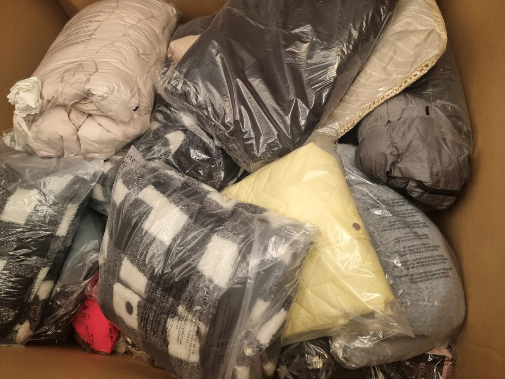 Trade Lot 100 x New & Packaged Mixed Items from A Major UK Retailer. May include: Jeans, Dresses, - Image 12 of 49