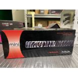 BRAND NEW BELLEZZA 1/2 INCH MINI FLAT IRON STARIGHTENER (LOC: S/R-BB1562)