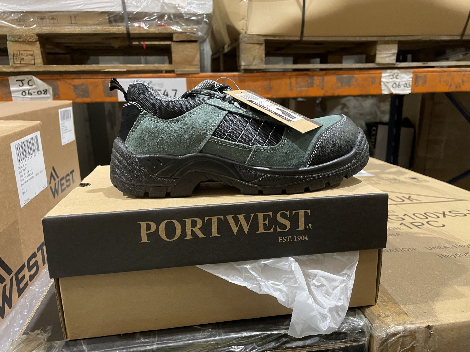 16 X BRAND NEW PAIRS OF PORTWEST TREKKER SAFETY SHOES SIZE 6.5 (LOC: 48.21-AA3349)