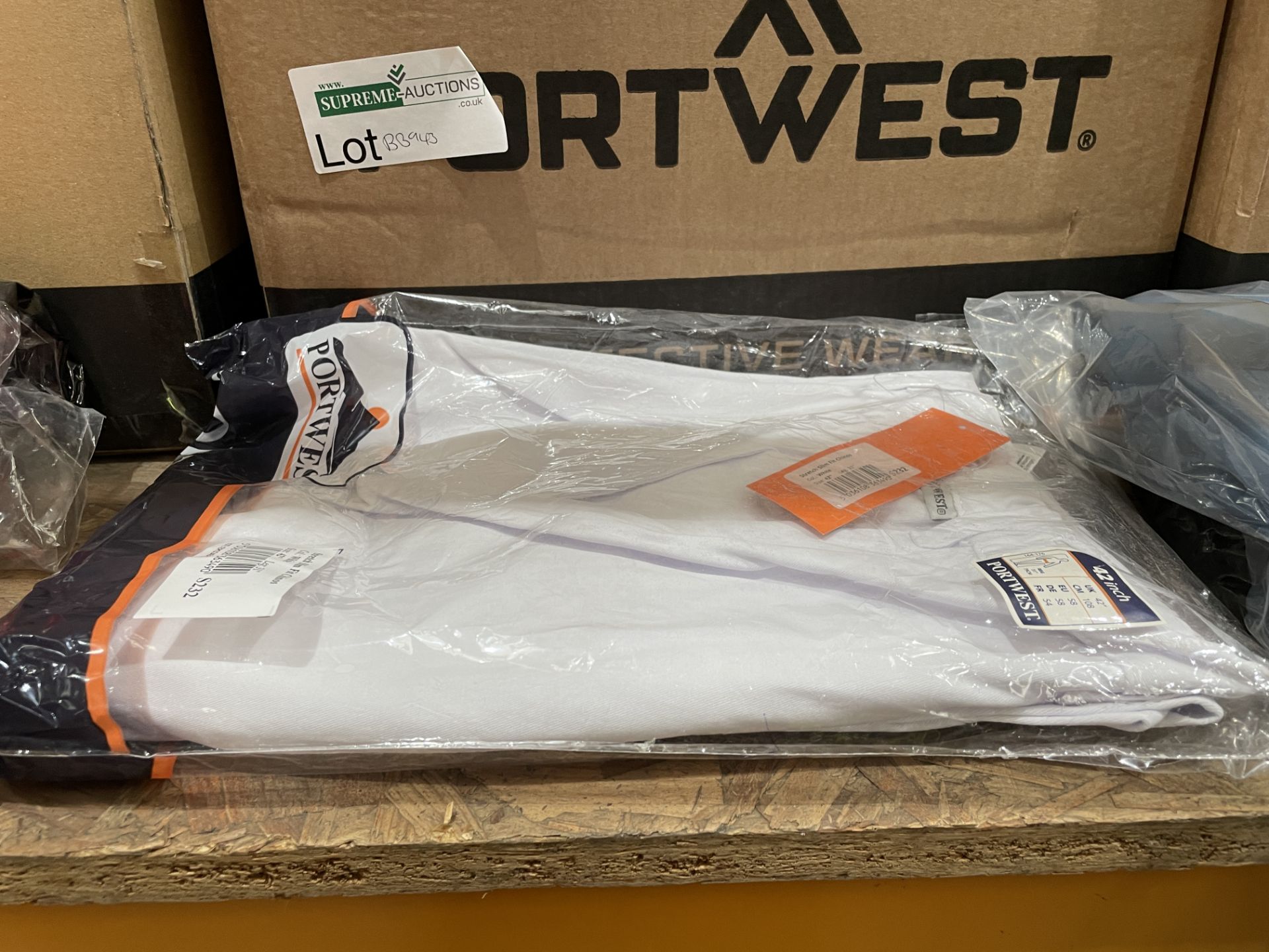 7 X BRAND NEW PORTWEST WHITE STRECTH SLIM FIT CHINOS SIZE 42 X 31 LEG (LOC: 3.4-BB943)