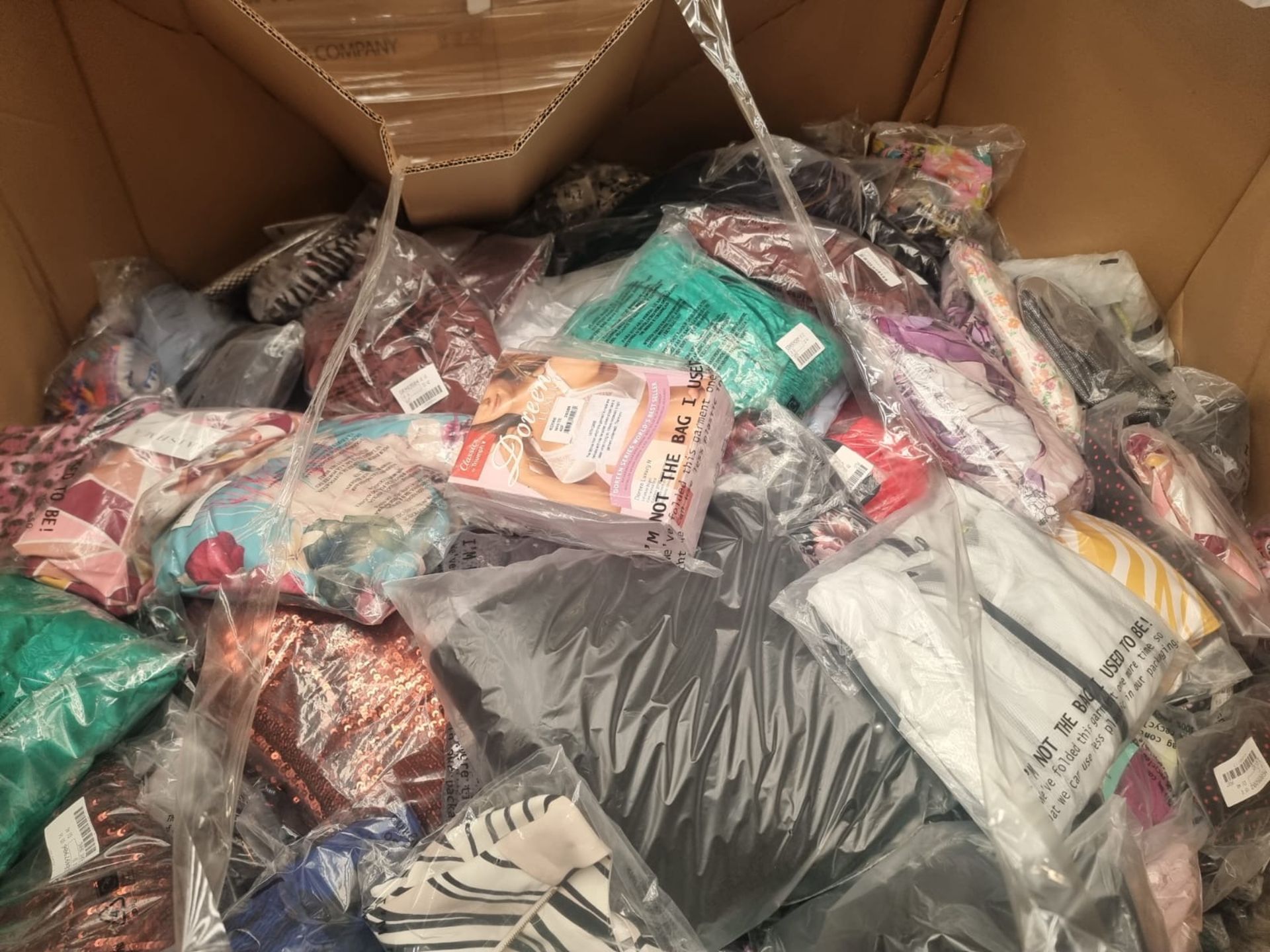 Trade Lot 100 x New & Packaged Mixed Items from A Major UK Retailer. May include: Jeans, Dresses, - Image 4 of 49