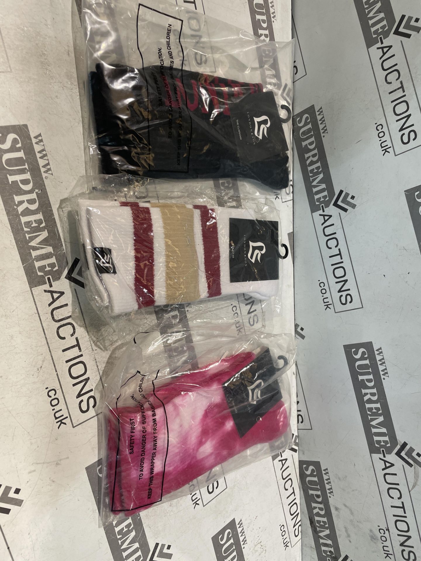 60 X BRAND NEW PAIRS OF OFFICIAL LONDON SOX PREMIUM ASSORTED SOCKS RRP £11 EACH (LOC: 31.5-AA3228)