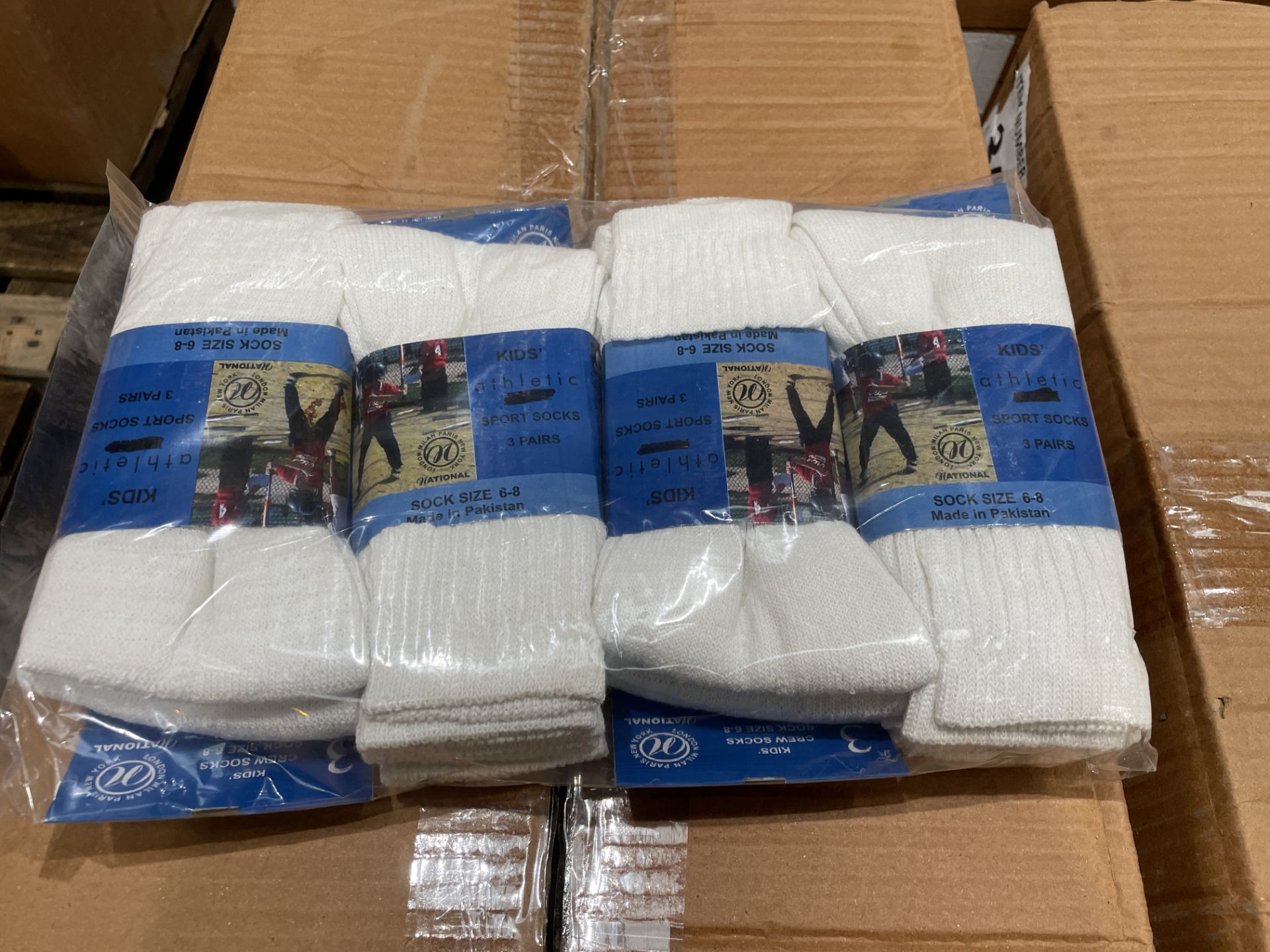 60 X BRAND NEW PAIRS OF ATHLETIC CREW PREMIUM SPORTS SOCKS WHITE (LOC: 19.11-AA707)
