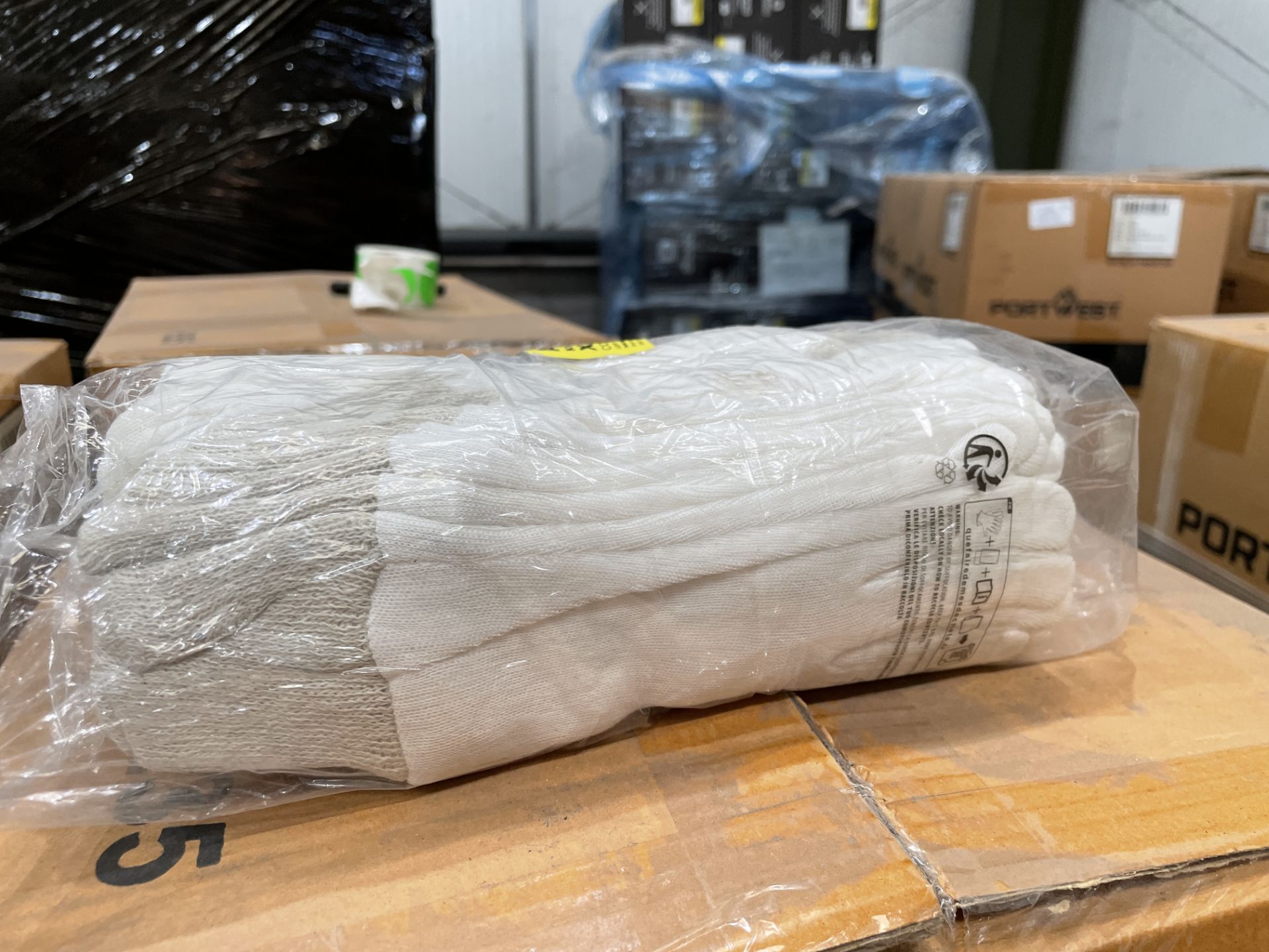 300 X BRAND NEW PAIRS OF PORTWEST WHITE STOCKINETTE KNITWRIST LINER PROFESSIONAL WORK GLOVES (LOC: