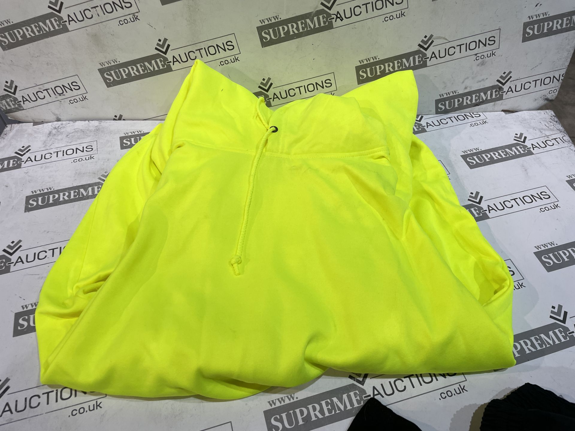 500 X PIECES OF ASSORTED PREMIUM CLOTHING IN VARIOUS DESIGNS AND SIZES. (STOCK COULD INLCUDE - Image 4 of 9