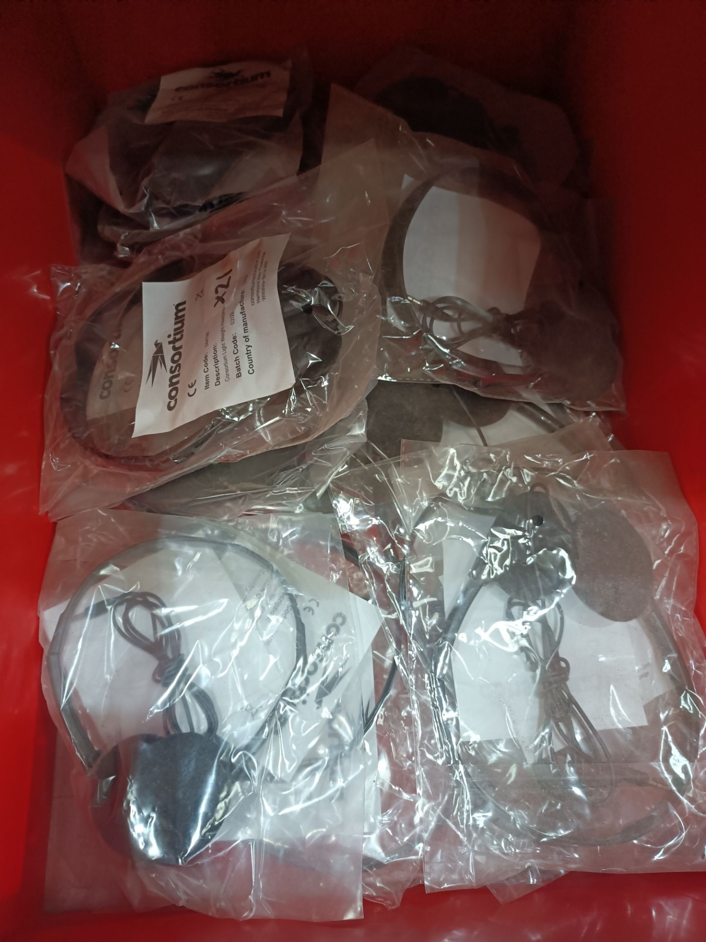 21X CONSORTIUM LIGHT WEIGHT HEADPHONES ARE WIRED, OVER?EAR OR ON?EAR AUDIO HEADPHONES DESIGNED FOR