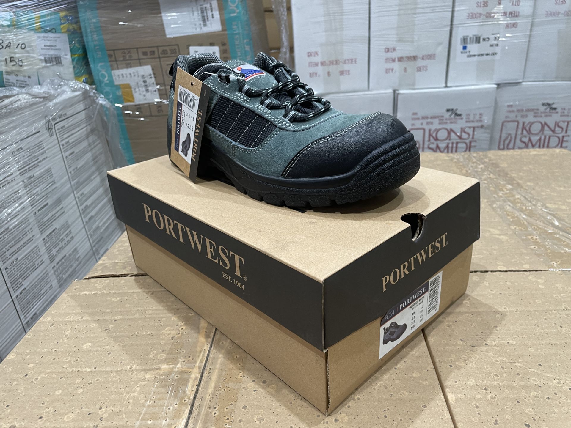 12 X BRAND NEW PAIRS OF PORTWEST TREKKER PROFESSIONAL WORK SHOES BLACK SIZE 6 (LOC: 41.9-AA776) - Image 2 of 2