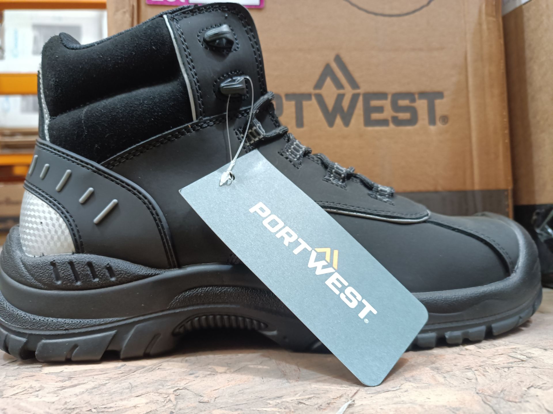 4X PAIRS OF PORTWEST FC58 COMPOSITELITE AVICH BOOT IS A HIGH?PERFORMANCE SAFETY BOOT DESIGNED FOR