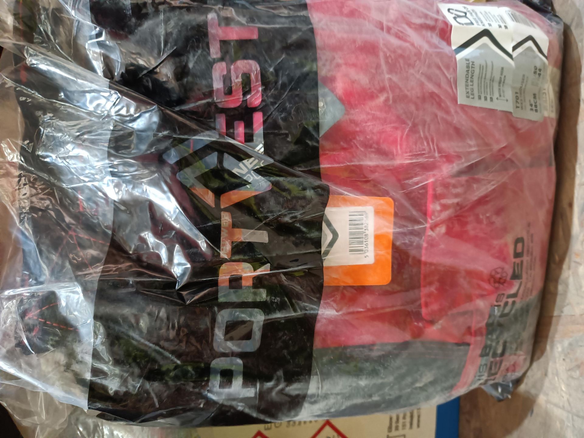 18X PORTWEST T701 WX3 SERVICE TROUSERS IN SIZE 36? (?88 CM WAIST) ARE CONTEMPORARY WORK TROUSERS - Image 2 of 2