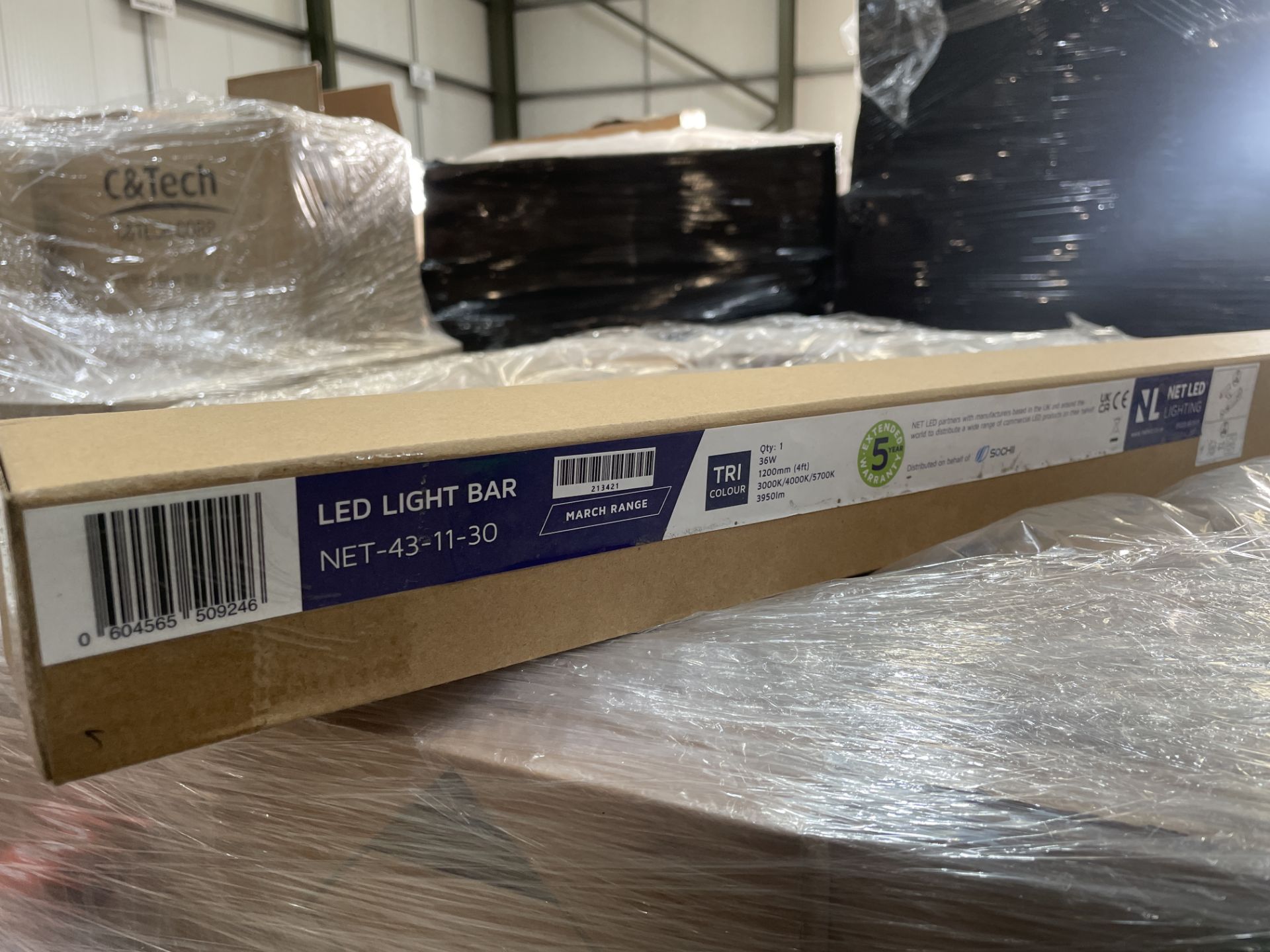 4 X BRAND NEW NET LED LIGHTING 4FT TRI COLOUR 36W LED LIGHT BARS RRP £140 EACH (LOC: 22.19-AA5187)